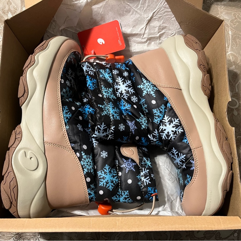 NEW in Box: UIN Winter Boots Size 9.5 Cazorla IV Women Winter Blue Pattern